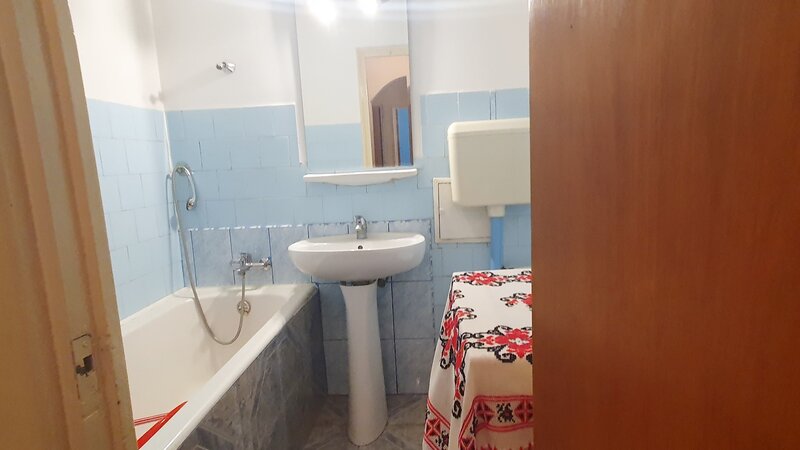 Titan 1 Decembrie 49mp, inchiriere apartament 2 camere mobilat si utilat